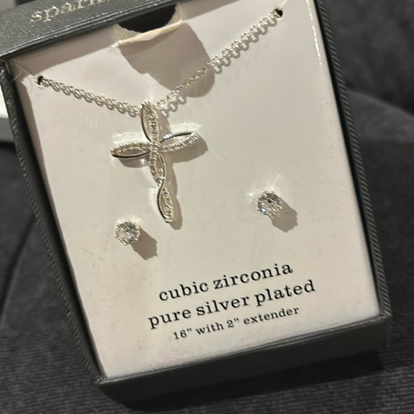 Sparkle Allure CZ Pure Silver Cross 3 piece jewelry Set Studd earrings - Picture 4 of 9